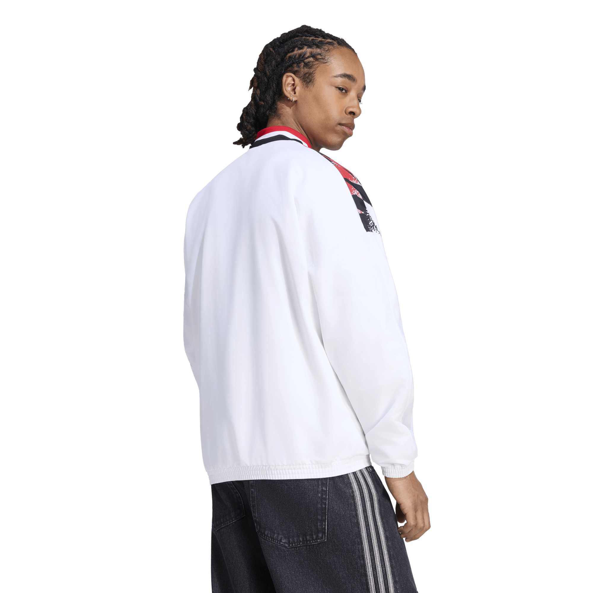 KG9685_3_APPAREL_On Model_Back View_white.jpg